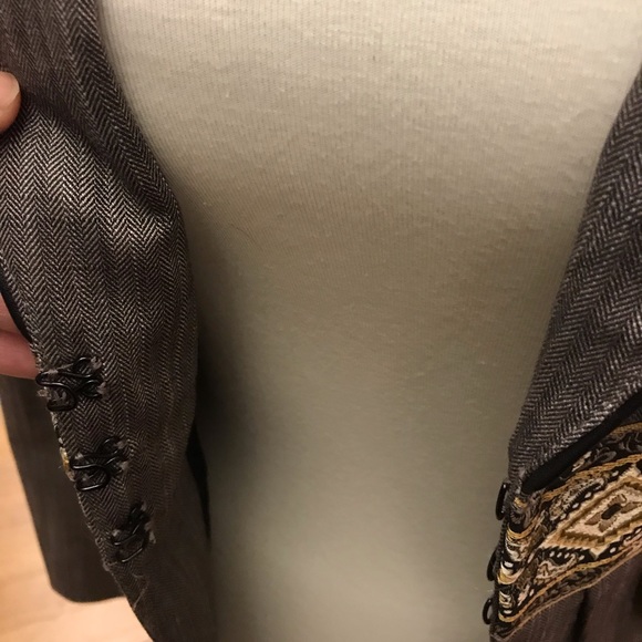 Gorgeous decorative blazer by Bebe - Picture 4 of 7